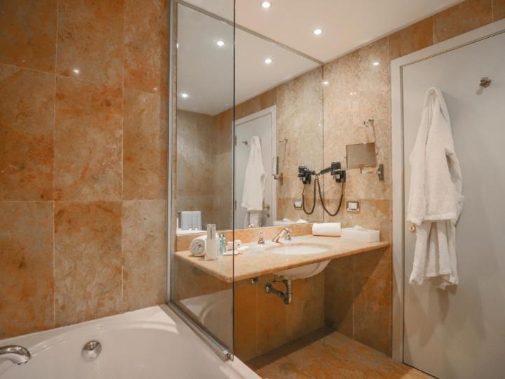 Suite Spa Access,1607659952:JPEG